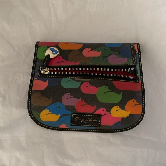 Dooney & Bourke NWOT Multi Colored Ducks Snap Wallet w Blue Duck Rainbow Zipper - Picture 3 of 9